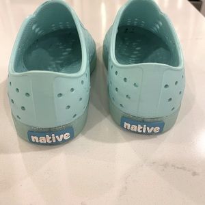 Kids Natives size C10. Excellent used condition.